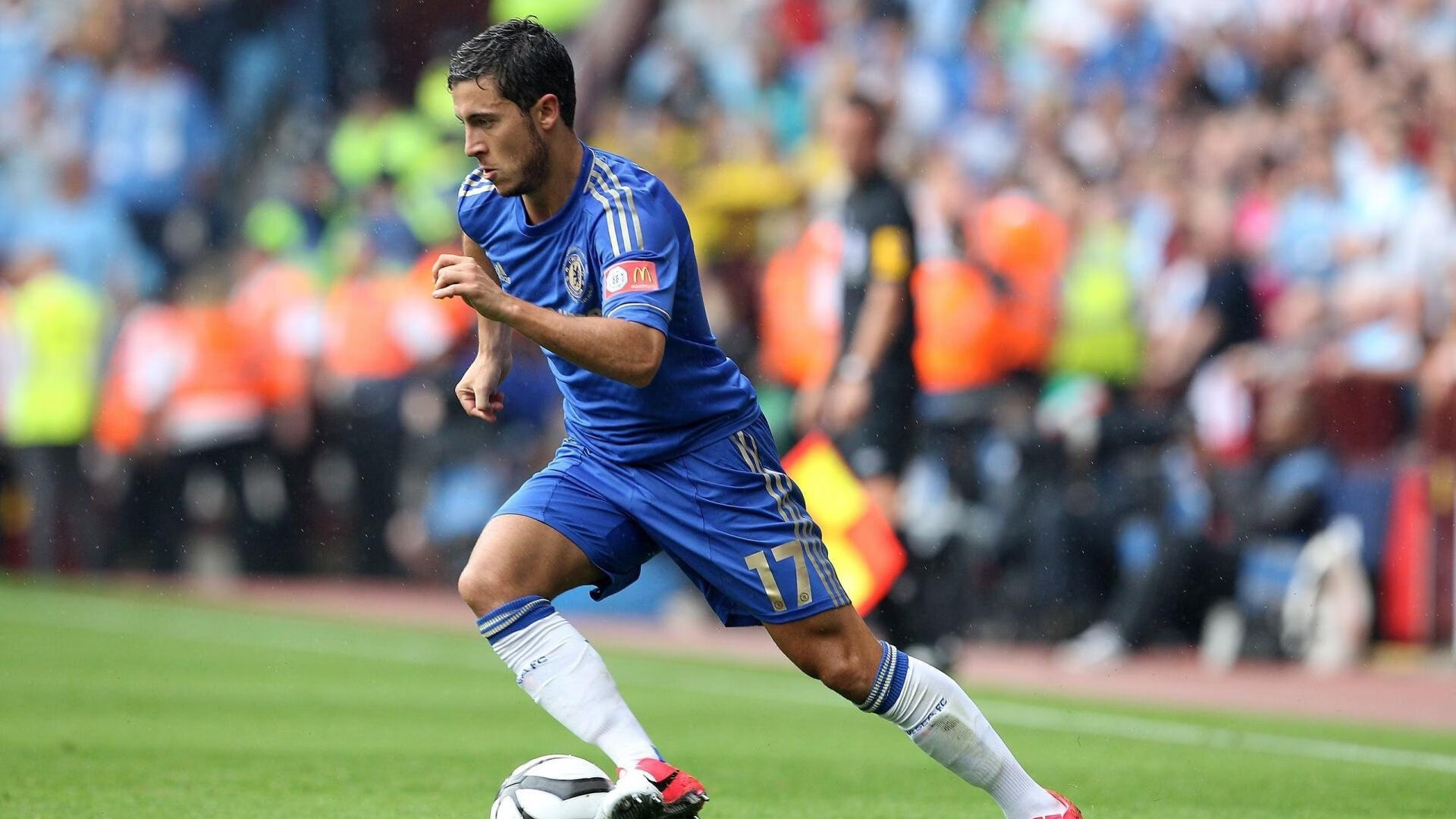 开云app下载安装-英超生死战：拼到最后一秒的奋战精神，英超大战